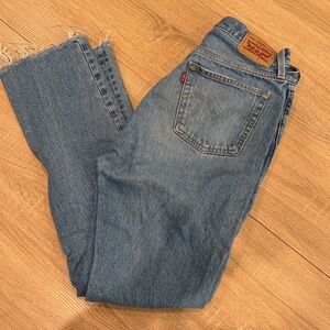 Levi’s Classic Blue Distressed Women’s Jeans